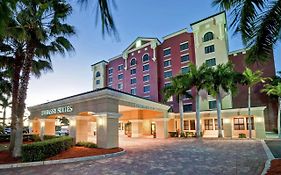 Embassy Suites Fort Myers Estero